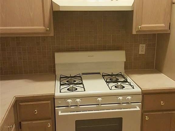5th image of 162 E Main St #4
