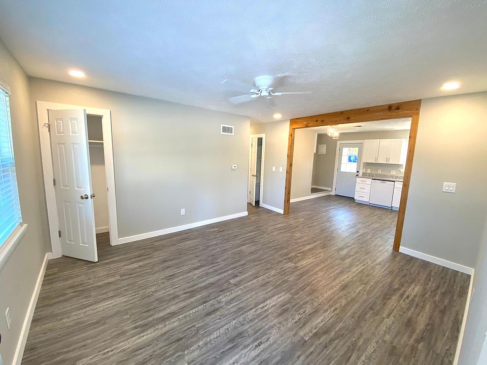 1st image of 614 N 6th St