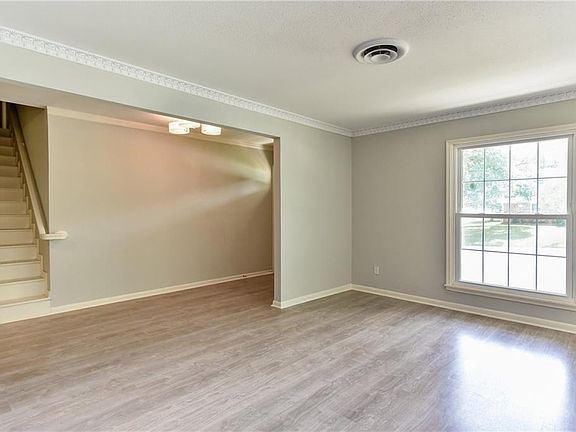 5th image of 5512 Woodway Dr