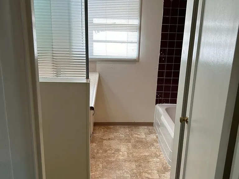 1075 N Folsom St — Photo 13