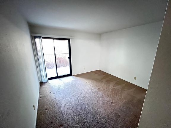 5th image of 1600 Carmel Dr APT 22