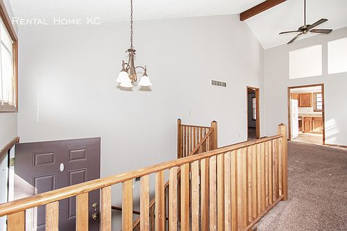 4th image of 5223 Knox Ave