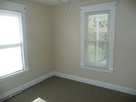 Rear bedroom