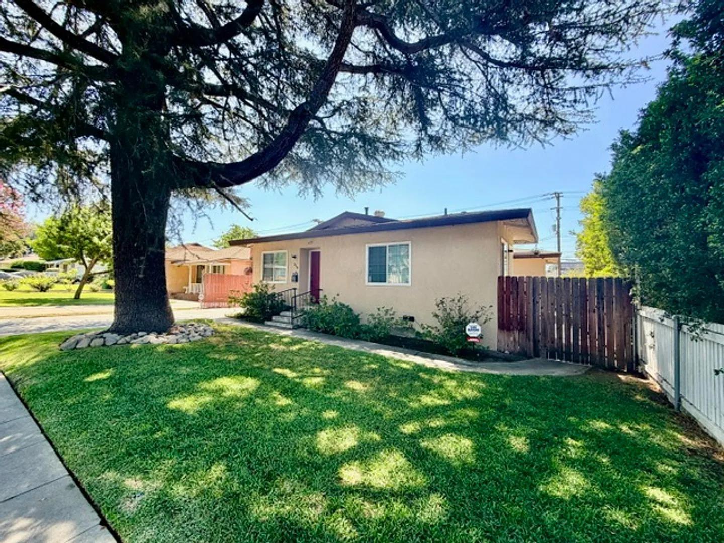 Wonderful Monrovia Home for Lease — Photo 3