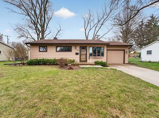 5909 Meadowood Dr, Madison, WI 53711