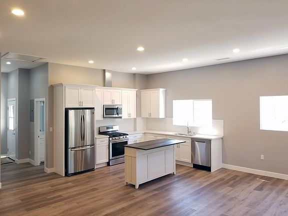 2nd image of 606 E Ashtabula St #606