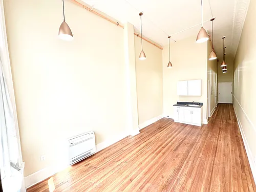 105 Bank St Photo 1
