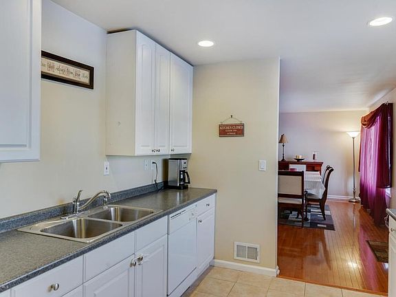4th image of 108 Roosevelt Dr