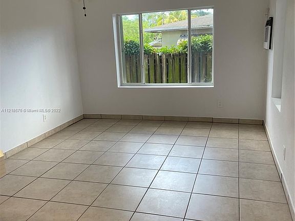 2nd image of 212 SW 14th St #1-3
