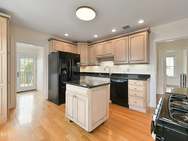 14 Westover St #2 — Photo 3