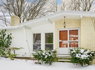 9 Cloverleaf Rd, Leominster, MA 01453