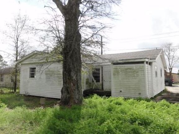 2nd image of 219 Carol St
