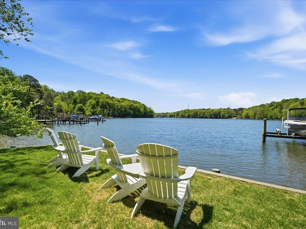 7335 Perry Ln, Lusby, MD 20657