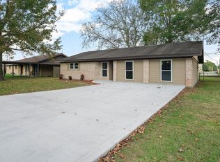 1347 E Palm Dr, Winnie, TX 77665