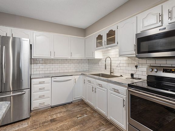 3rd image of 3029 Teakwood Ln