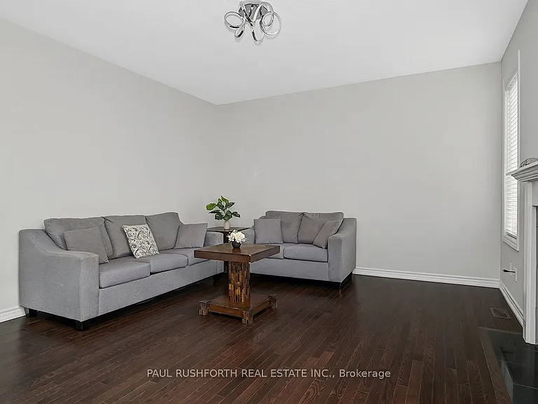 54 Moonbeam St — Photo 3