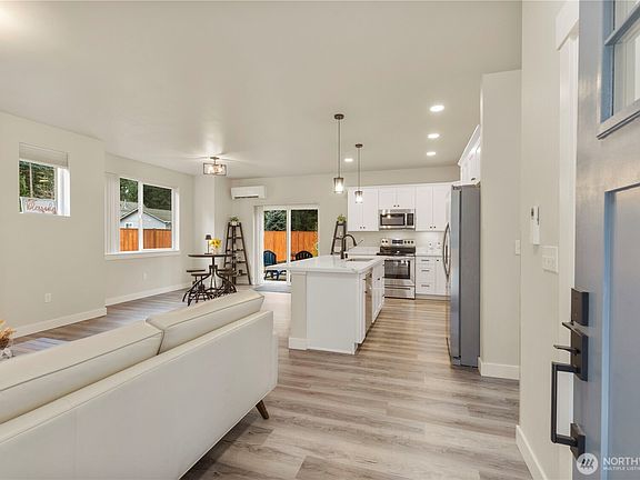 3rd image of 11217 Country Club Place