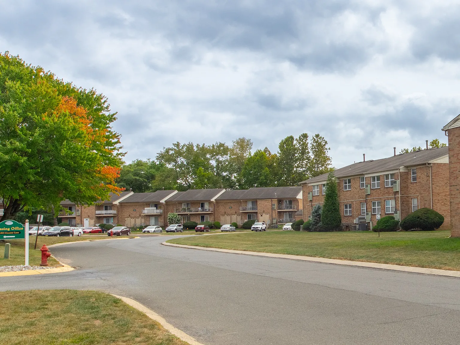 River Edge Apartments — Photo 1