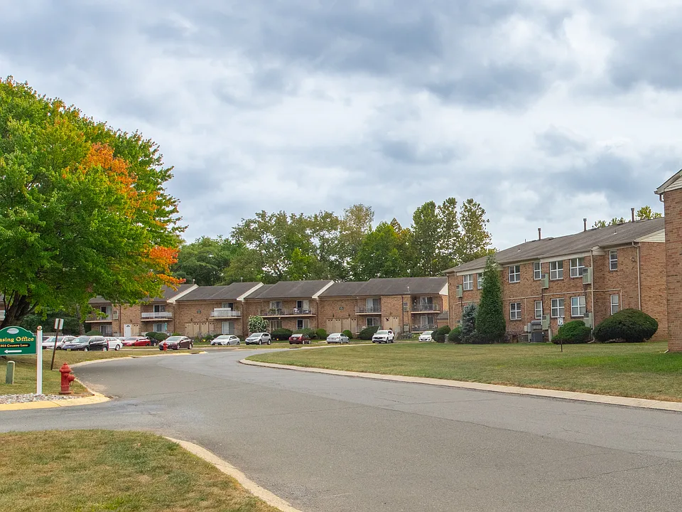 River Edge Apartments