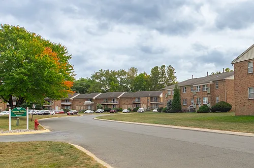 River Edge Apartments Photo 1