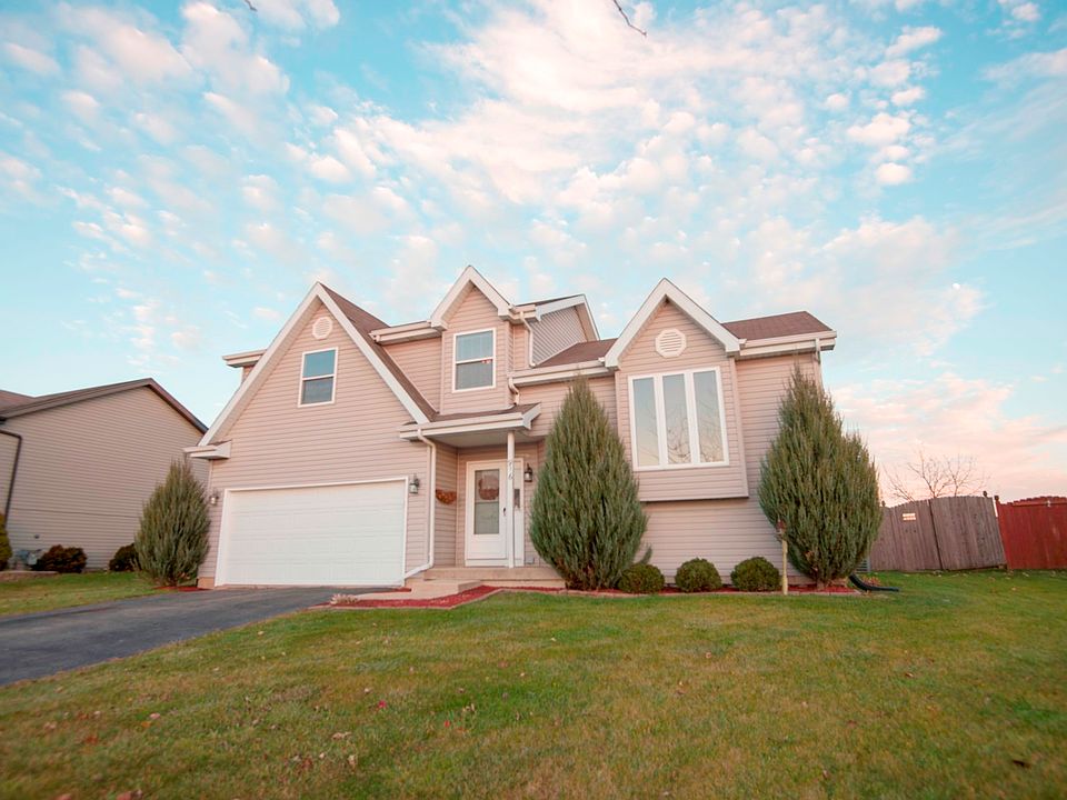 1st image of 916 Arrowhead Dr