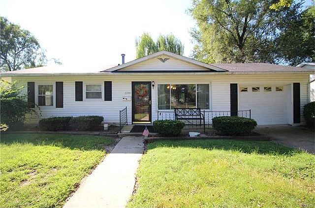 1st image of 2208 Elm Ave