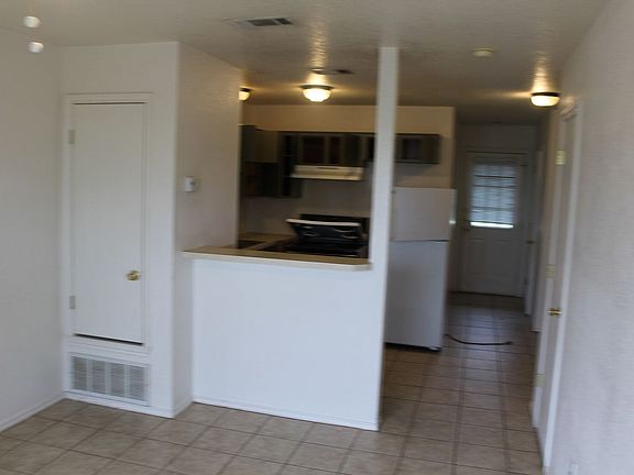 4th image of 4202 Gus Dr #516EEE163