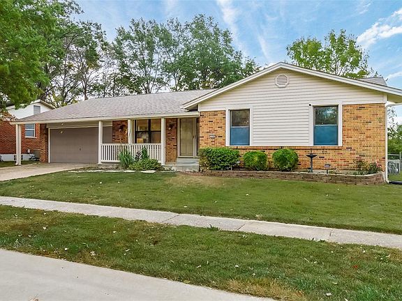 2nd image of 3594 Monsols Dr