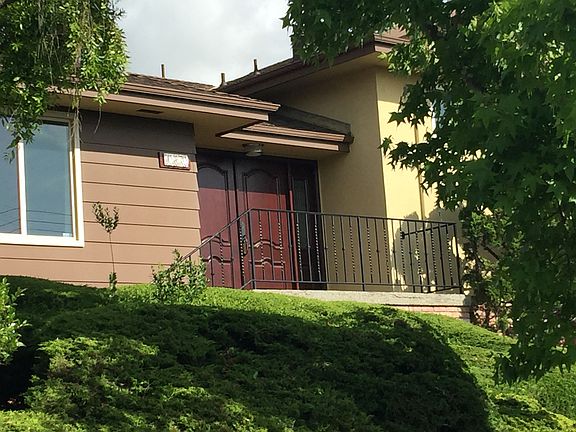 4th image of 1131 Fairfield Ave