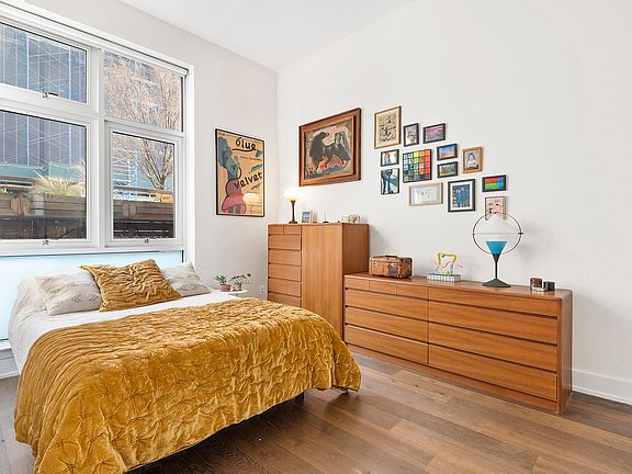2nd image of 390 Lorimer St APT 1C