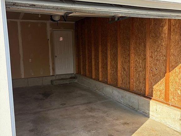 3rd image of 206 Hunters Ln NE #30
