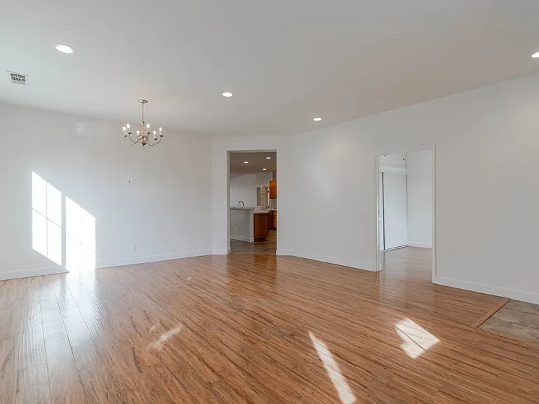 5059 Keston Dr — Photo 8