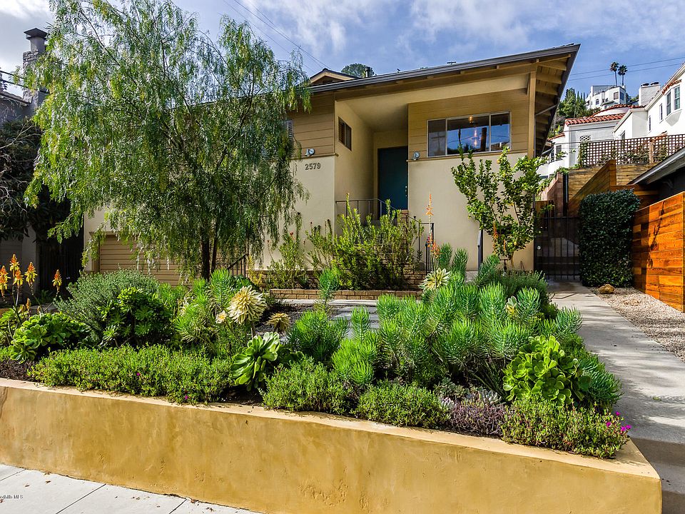 1st image of 2579 Canyon Dr