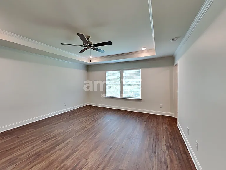 301 Pecan Dr — Photo 11