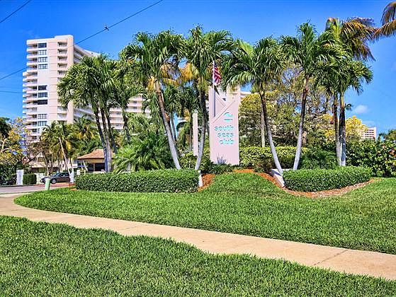 1st image of 320 Seaview Ct APT 1101