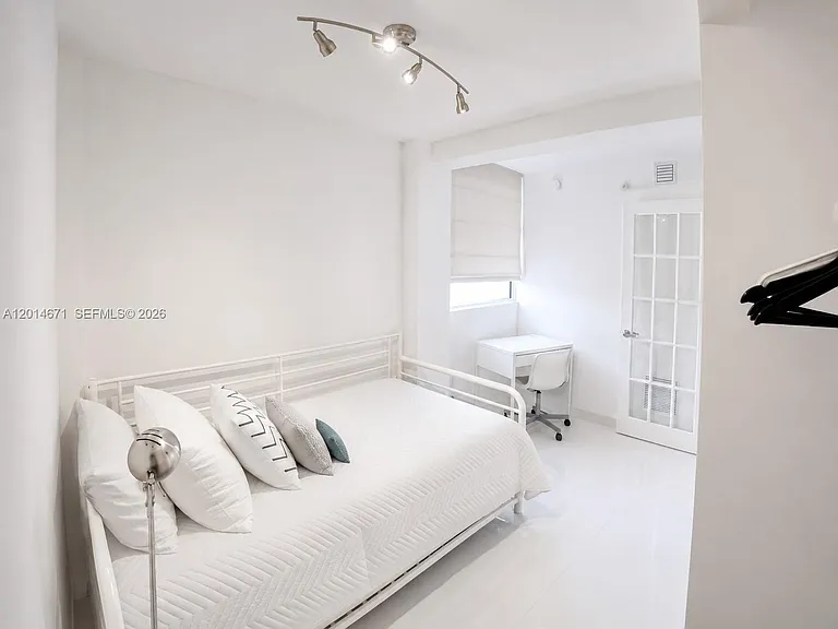 6917 Collins Ave #614 — Photo 19