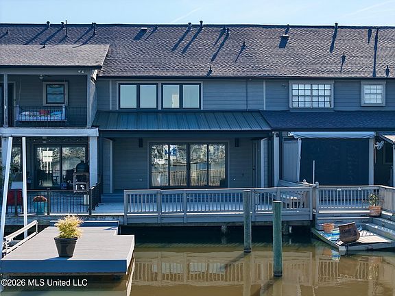 2nd image of 14 Breakers Ln