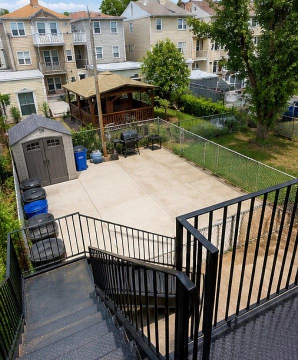 1st image of 133 New York Ave APT 2