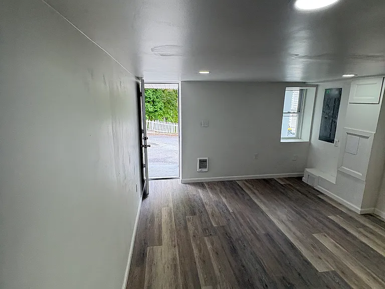 617 Pine Hill St #1 — Photo 4