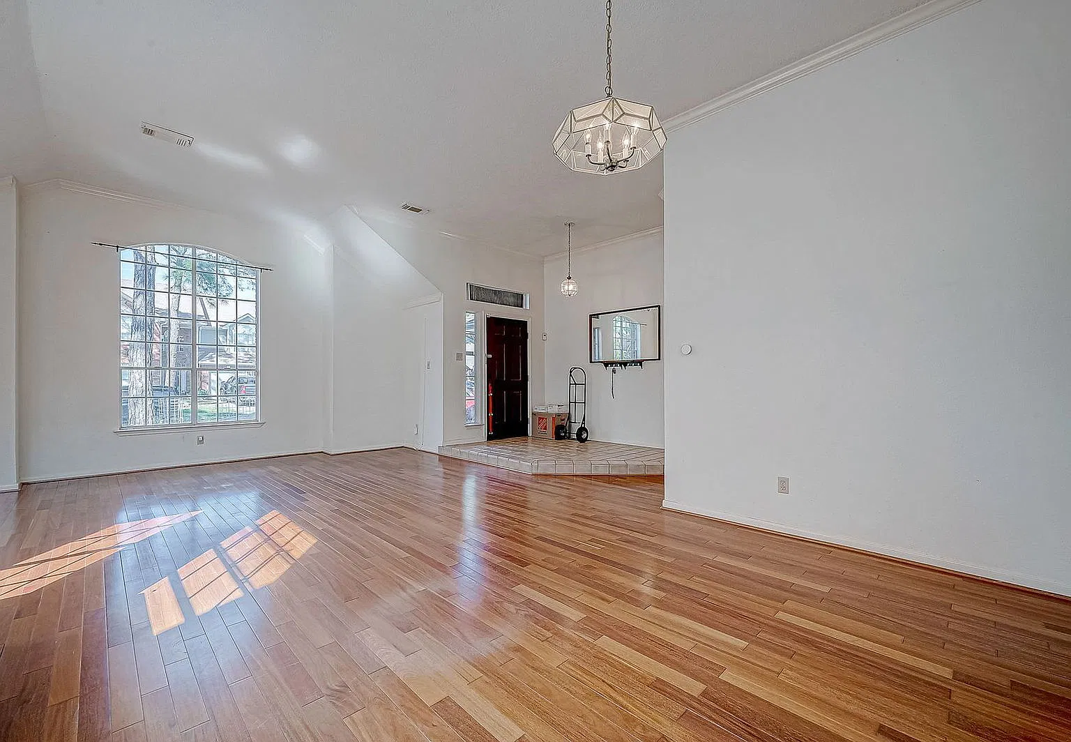 3 bed, 2.0 bath, 1788 sqft, $1,600 — Photo 4