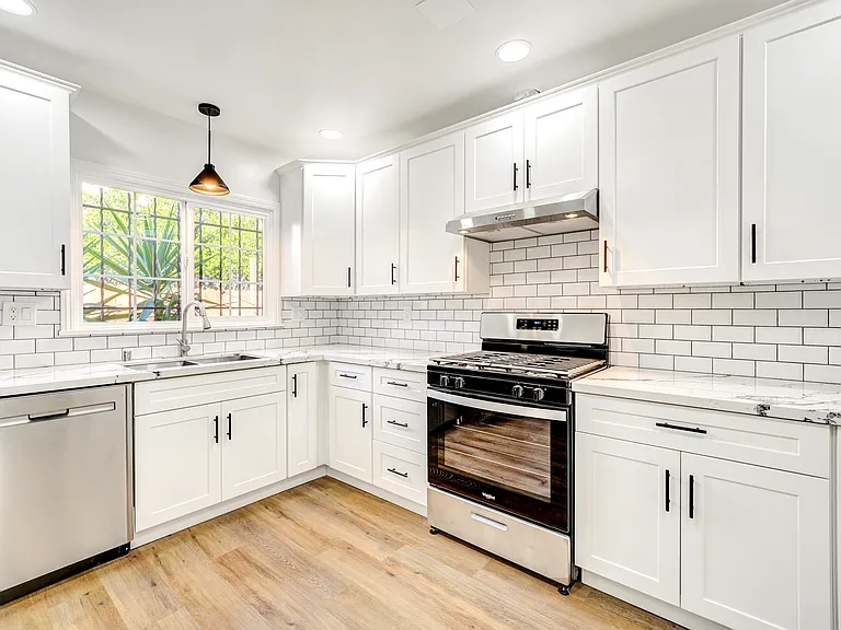 815 N Curson Ave — Photo 47
