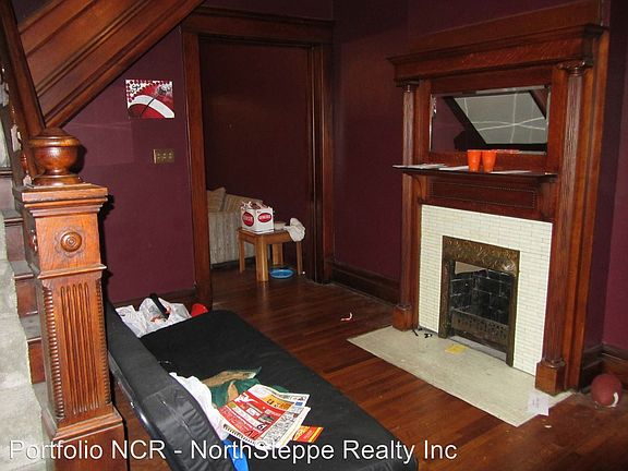 2nd image of 127 W Hubbard Ave Unit W