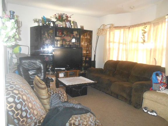 Additional Living Room