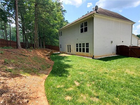 3rd image of 432 Collins Glen Ct