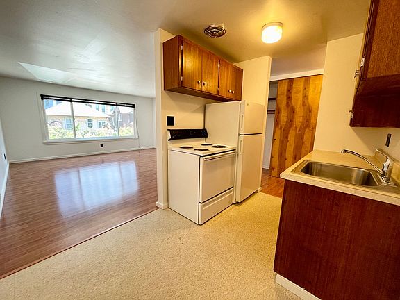 2nd image of 4214 11th Ave NE #103