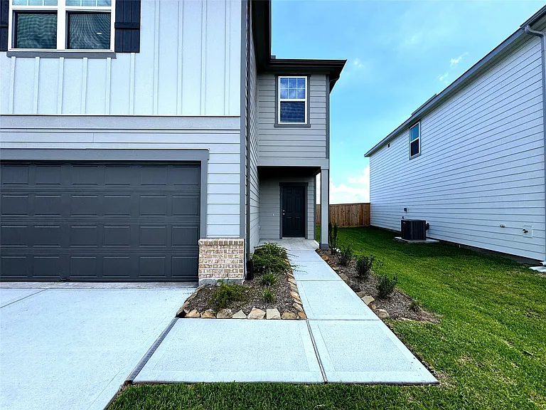 8431 Vacek Crossing Way — Photo 6