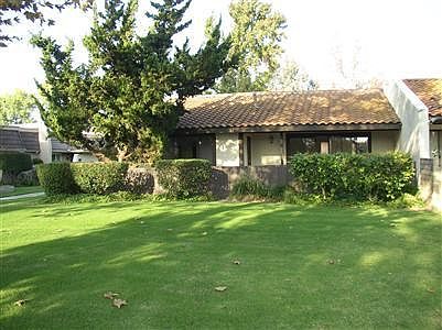 2nd image of 2600 Lakewood Pl