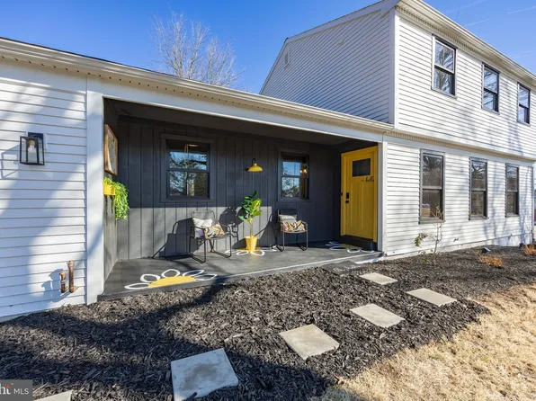 1503 Fox Run Dr, Coatesville, PA 19320