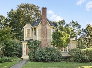 284 Lake Ave, Newton, MA 02461