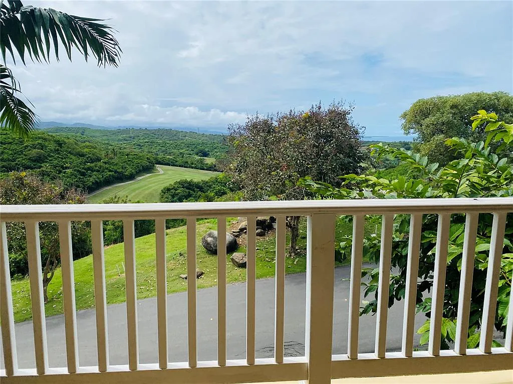 3 bed, 3.0 bath, 2082 sqft, $7,400 — Photo 4